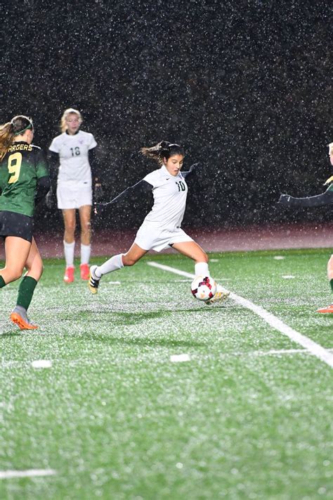 Prep girls soccer: Warriors shut out Chargers to clinch District ...