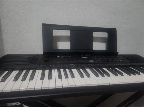 Yamaha psr e273 with keyboard stand, Hobbies & Toys, Music & Media ...