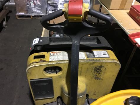 YALE MPB040-EN24T2748 ELECTRIC PALLET JACK FOR (PARTS OR REPAIR) - Able Auctions