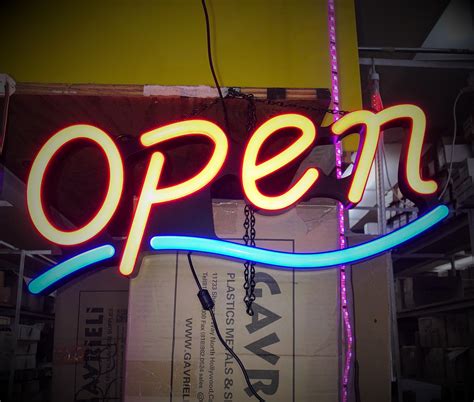 Neon Open Sign - Gavrieli