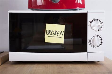 5 Reasons Why Microwave Sparking Inside- how to fix it - How To Fix It