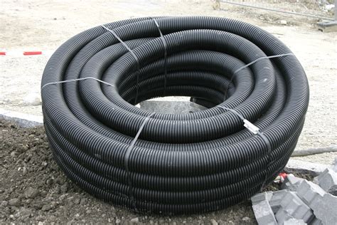 File:- Flexible hose -.jpg - Wikimedia Commons