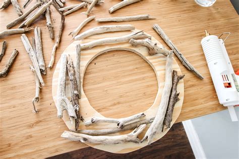 DIY Driftwood Wreath