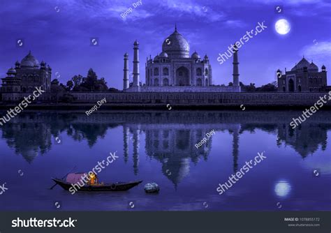 1,243 Taj Mahal In Night Images, Stock Photos & Vectors | Shutterstock