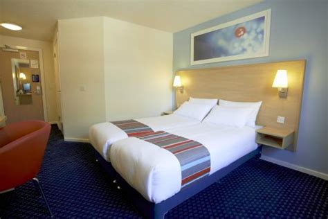 TRAVELODGE CHIPPENHAM LEIGH DELAMERE M4 WESTBOUND - Hotel Reviews, Photos & Price Comparison ...