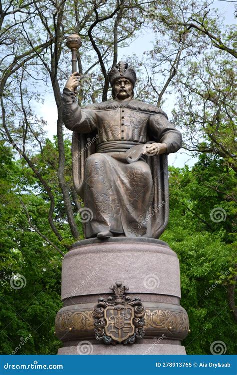 Ivan Mazepa Statue in Poltava, Ukraine (May 2017) Editorial Image - Image of garden, ivan: 278913765