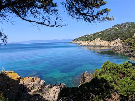 îles d'or : Porquerolles, Port-Cros, ile du Levant en mer Méditerranée