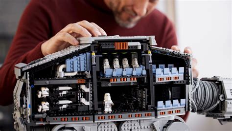 Lego's $800 Star Wars AT-AT dares you to knock it over - CNET