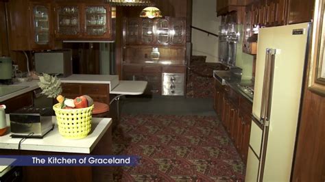 A look inside Elvis Presley’s kitchen in Graceland | Daniel Scott Kitchens