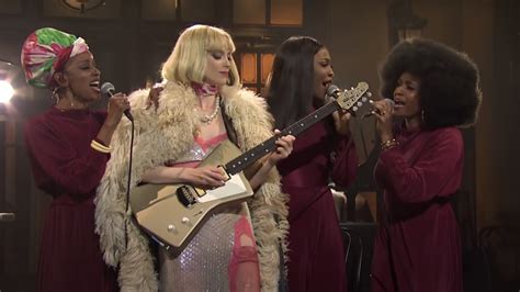 FLOOD - St. Vincent Oozes Glam Rock Verve on “Saturday Night Live” Performances