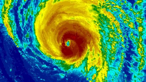 Hurricane Florence: 300,000 in SC leave storm's path as threats grow