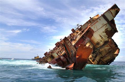 Broken Cargo Ship Rena Photos: Stern Of Stricken Container Ship Finally Sinks Off New Zealand ...