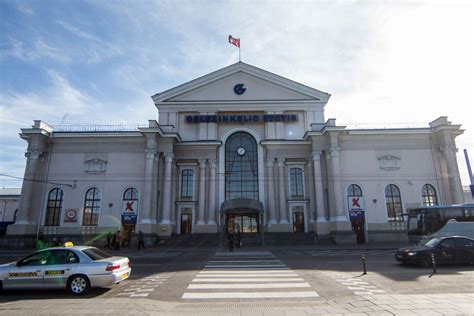 Foreign experts say Vilnius railway station and its surroundings should become the city’s ...