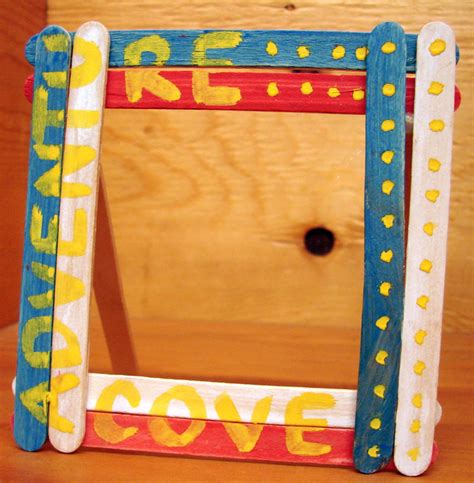 Craft Stick Picture Frames: Crafts for Kids. Lessons and Activities for children K-12.