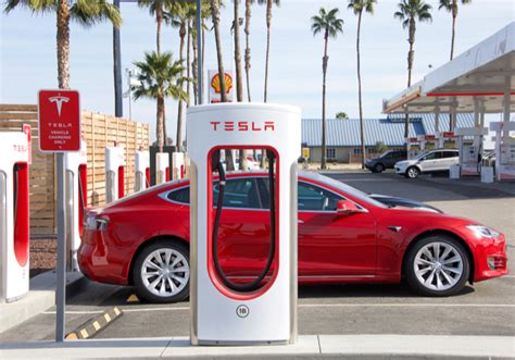 Tesla Plans Electric Car Charging Stations