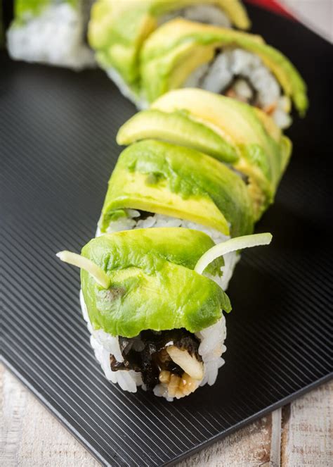 Caterpillar Roll – Sushi Day