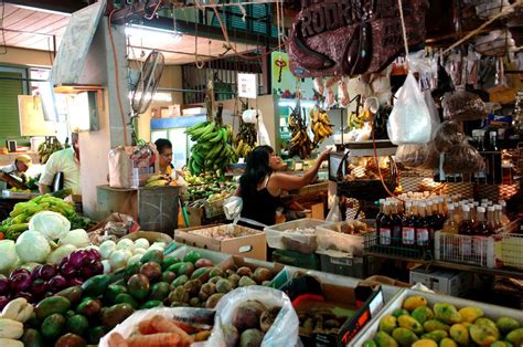 Plaza del Mercado in in Santurce, San Juan: Guide