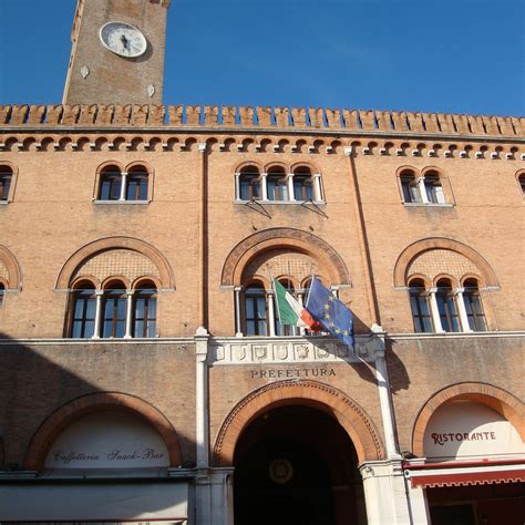 Piazza dei Signori (Treviso) - 2021 All You Need to Know Before You Go ...