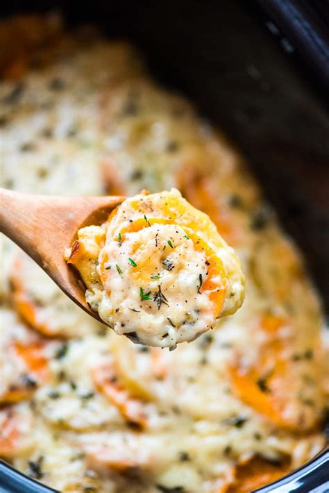 Crockpot Scalloped Potatoes {Easy & Creamy!} – WellPlated.com