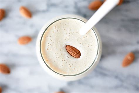 Almond Banana Smoothie Recipe — Eatwell101