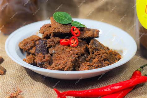 Premium Photo | Indonesian Padang style homemade beef rendang