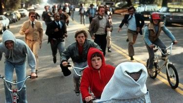 E.T. Drive Home: 10 coolest alien car chase scenes in sci-fi history | Driving