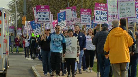 11th-hour negotiations attempt to avert RRH nurse strike