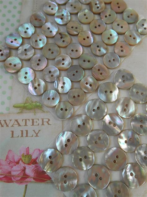 Natural Mother of Pearl Buttons 6 pcs | Mother of pearl buttons, Natural buttons, Etsy gift card