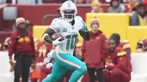 Dolphins WR Tyreek Hill breaks NFL record vs. Commanders with latest ...