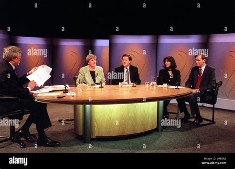 PA NEWS PHOTO 15/6/95 THE SCENE IS SET FOR "QUESTION TIME". HOST DAVID ...