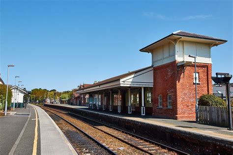 These are the UK’s most beautiful train stations | loveexploring.com