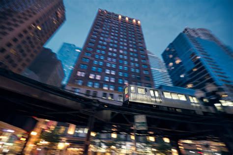 80+ Chicago Elevated Train Night Stock Photos, Pictures & Royalty-Free Images - iStock