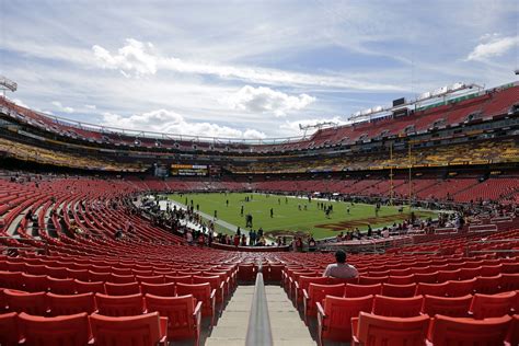 Redskins remove thousands of seats from FedEx Field | WTOP