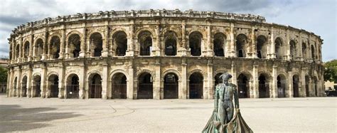 L'amphithéâtre romain de Nîmes | Renfe