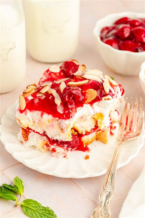 Strawberry Heaven On Earth Cake - Busy Family Recipes