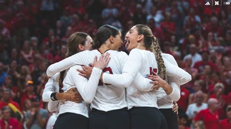 How Nebraska volleyball broke the world record for women's sporting ...