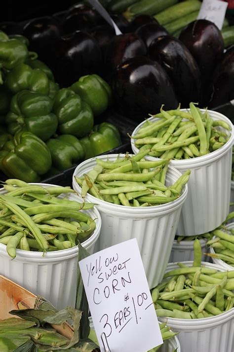 Savor Home: PRACTICING PHOTOGRAPHY AT THE FARMERS MARKET