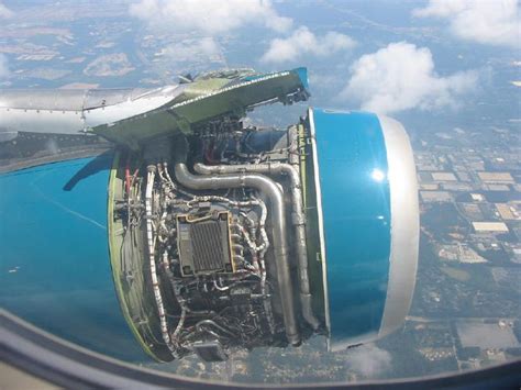 Aerospace and Engineering: engine cowling comes off during flight