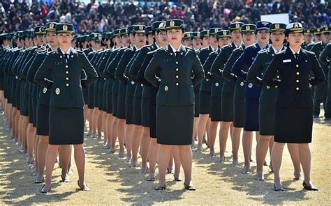 Pictures of the day: 12 March 2015 | South korean women, Female soldier, Military women
