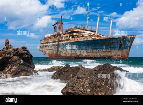 Wreck ss american star fuerteventura hi-res stock photography and images - Alamy