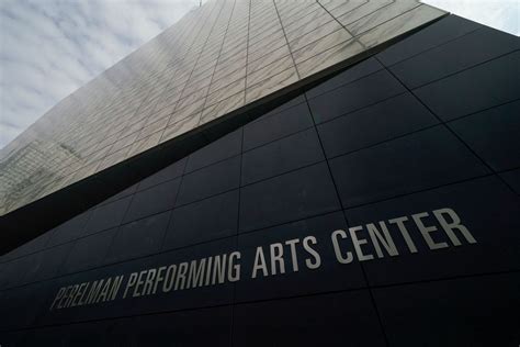 `Cats' returns at new Perelman Center, a $500 million building in downtown Manhattan