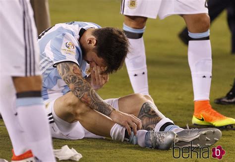 Leo Messi llorando tras fallar un penalti en la Copa América 2016 - Foto en Bekia Actualidad