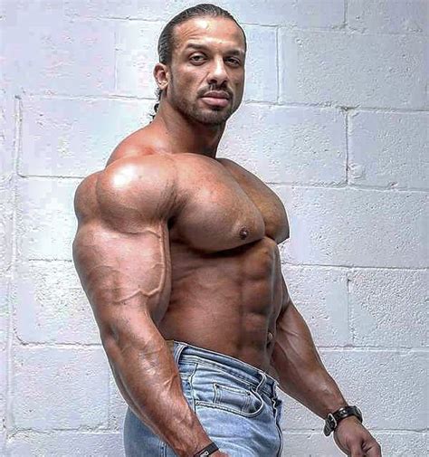 MUSCLE WORSHIP COM: Eslam Elmasry IFBB Bodybuilder