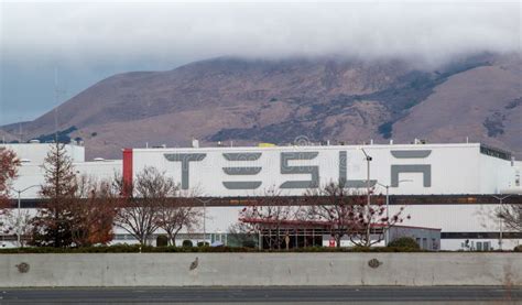 Tesla Manufacturing Plant Fremont California Editorial Stock Image - Image of manufacturing ...