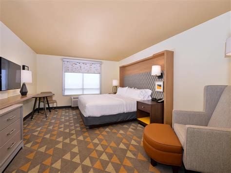 Kansas City Airport Hotels with Indoor Pools | Holiday Inn Kansas City ...