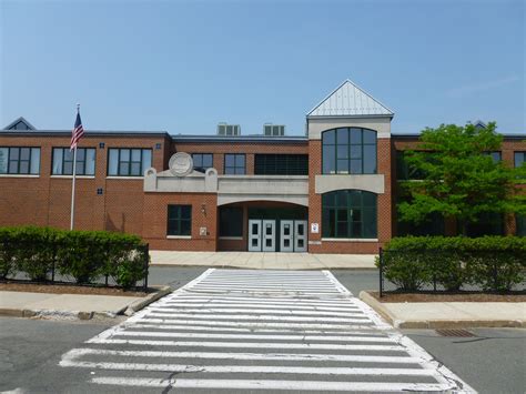 File:Andrews Middle School main entrance; Medford, MA.JPG - Wikimedia Commons