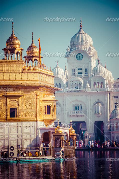 Sikh gurdwara Golden Temple (Harmandir Sahib). Amritsar, Punjab, India — Stock Photo © Curioso ...