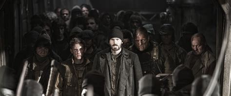 Snowpiercer movie review & film summary (2014) | Roger Ebert