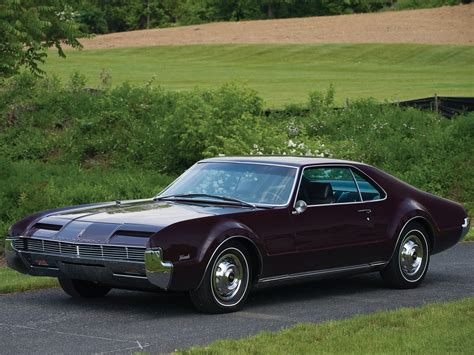 1966 Oldsmobile Toronado - Information and photos - MOMENTcar