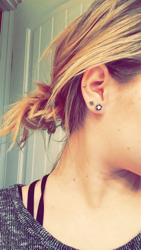 Middle cartilage piercing | Middle cartilage piercing, Earings piercings, Ear piercings